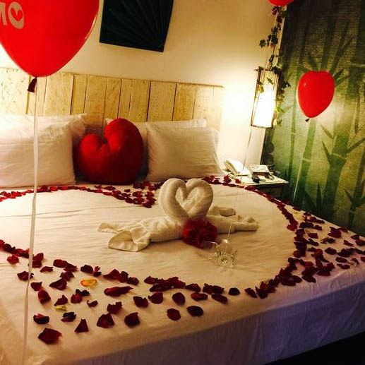 HomelySmart | 20 Valentine\'s Day Decoration Ideas You\'ll Love ...